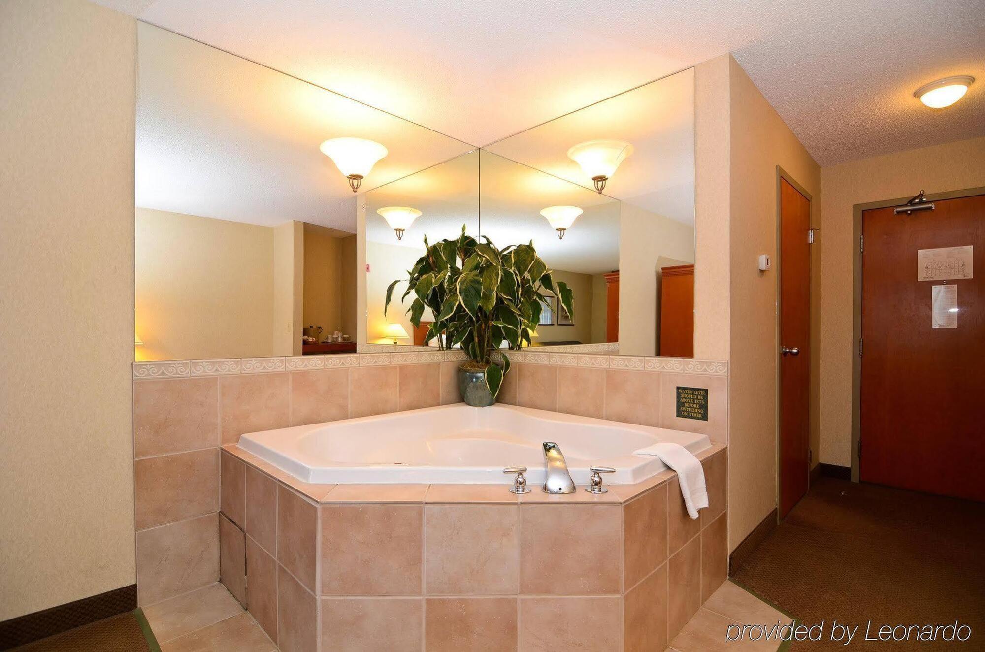 Best Western Plus Calgary Centre Inn Zewnętrze zdjęcie